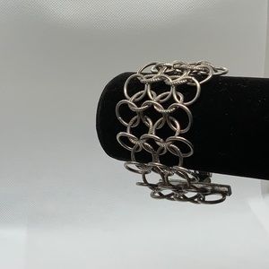 Silver circle linked bracelet
